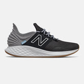 Black/Light Aluminum Fresh Foam Roav Tee Shirt | New Balance Shoes
