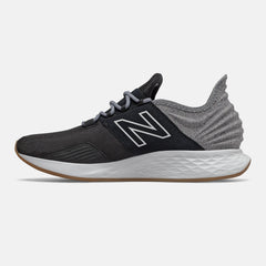 Black/Light Aluminum Fresh Foam Roav Tee Shirt | New Balance Shoes