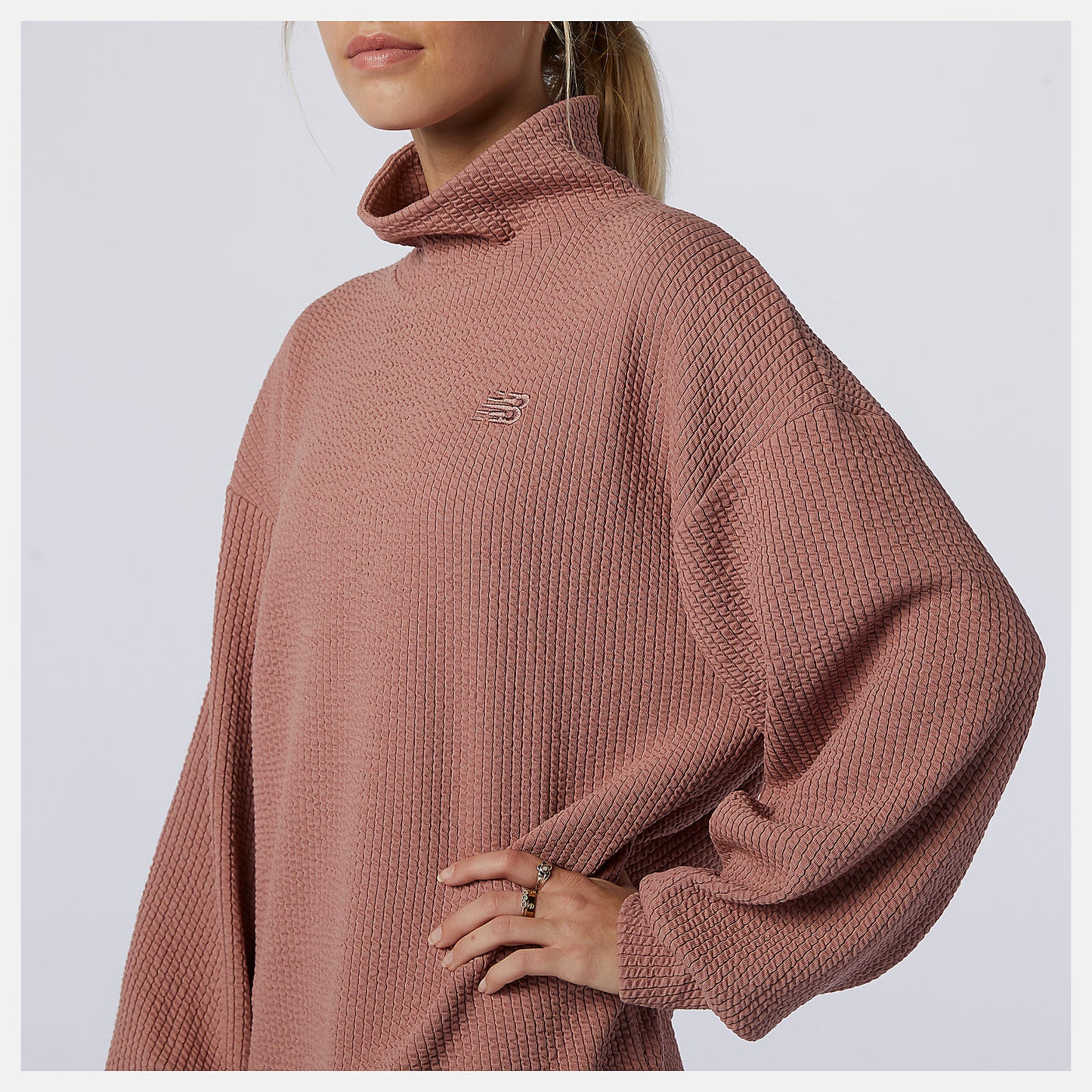Rose Transform Springloft Pullover | New Balance Clothing
