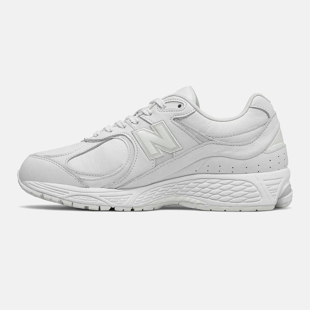 Munsell White 2002R | New Balance Shoes