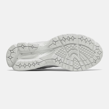 Munsell White 2002R | New Balance Shoes