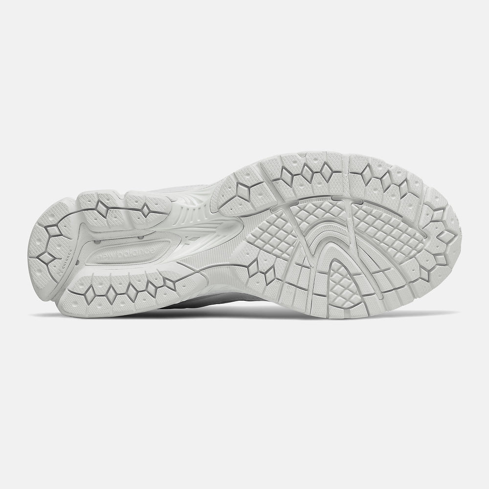 Munsell White 2002R | New Balance Shoes