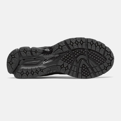 Black/Silver Metallic 2002R | New Balance Shoes