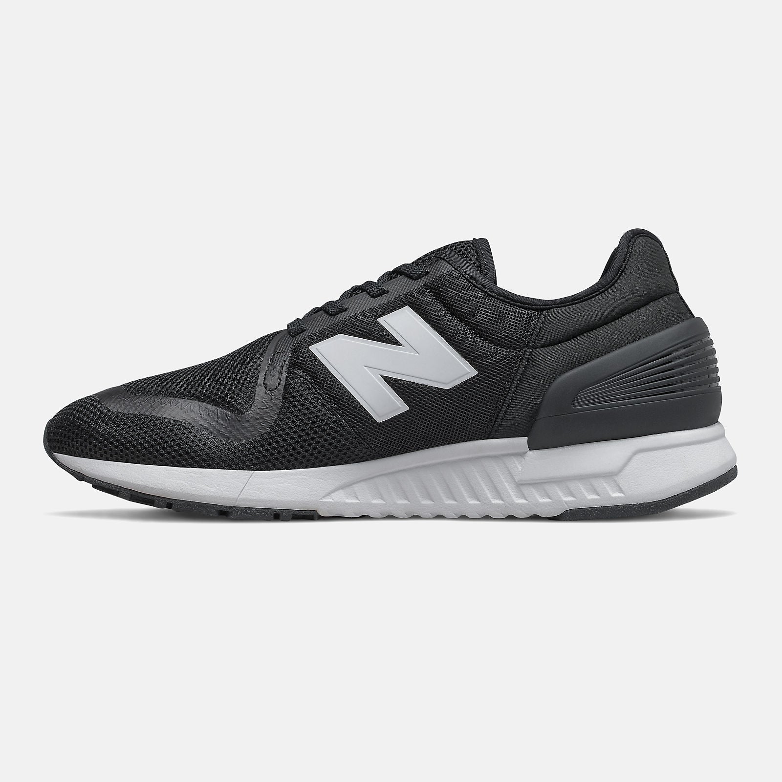 Black/Munsell White 247S | New Balance Shoes