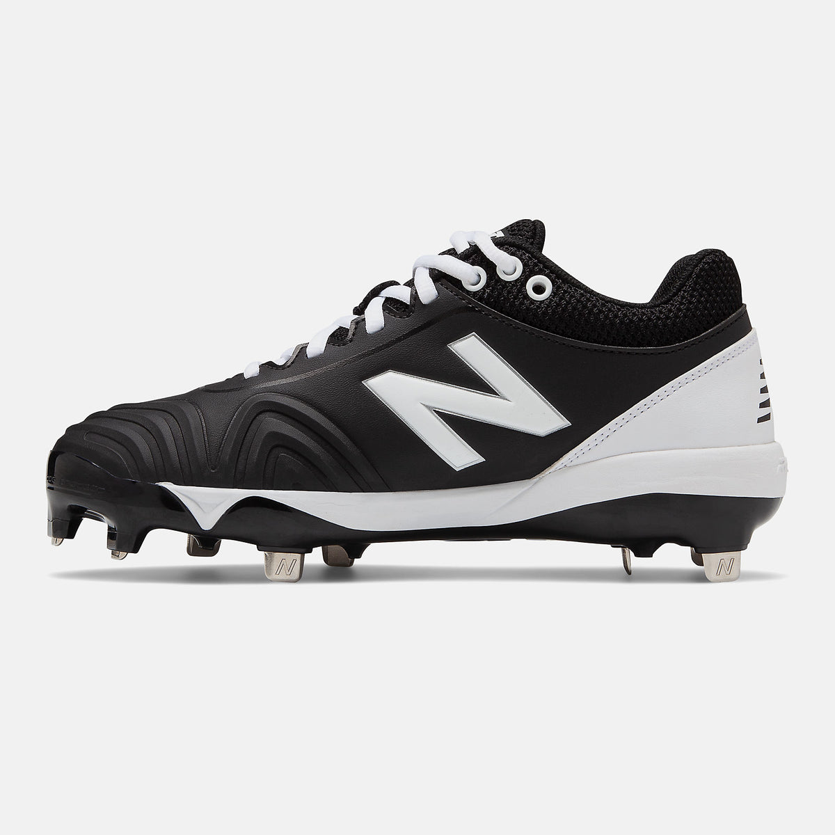 Black/White Fuse v2 Low Cut Metal | New Balance Shoes