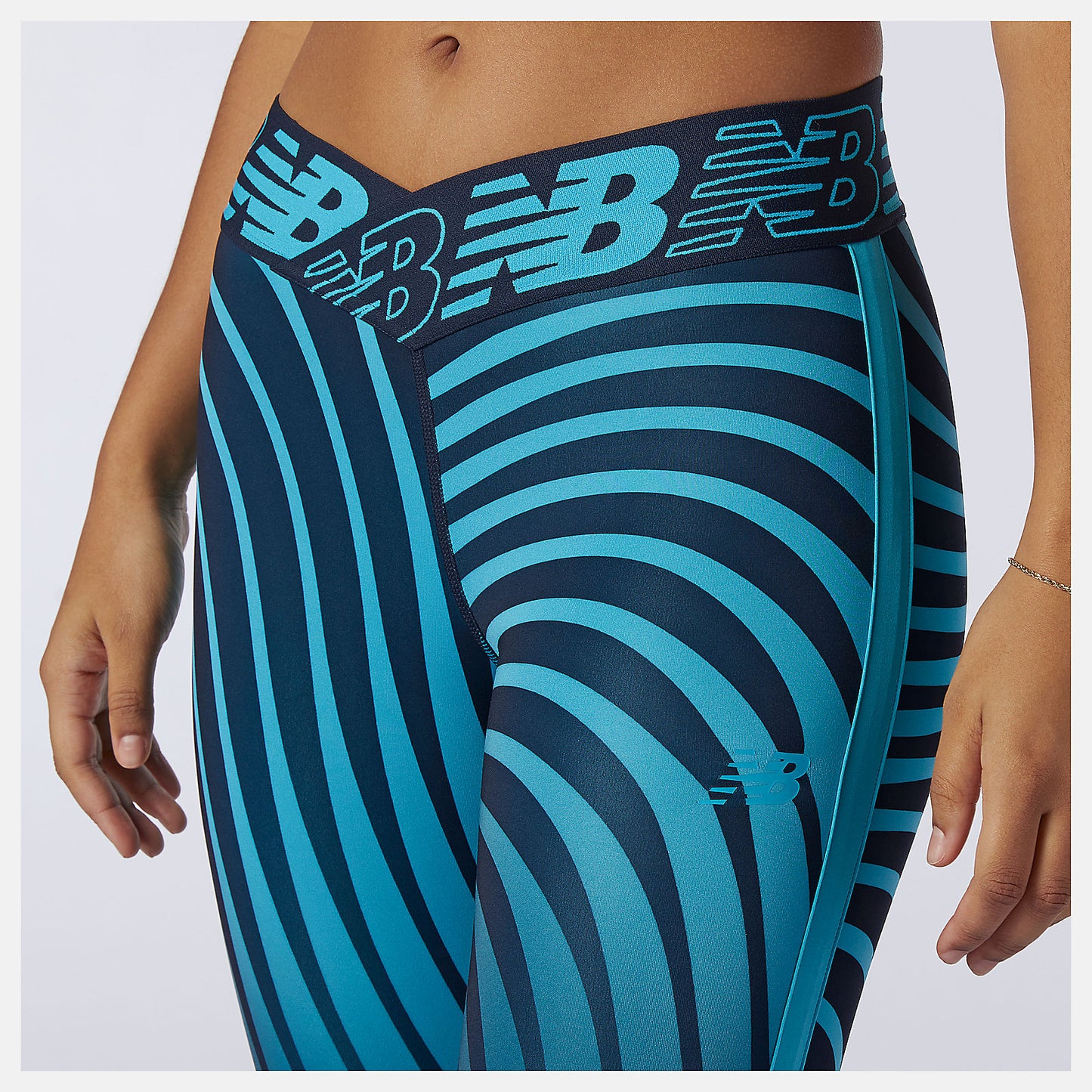 Virtual Sky Relentless Printed High Rise 7/8 Tight | New Balance Clothing