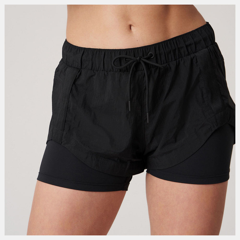 Black Bandier Woven tech Short | New Balance Clothing