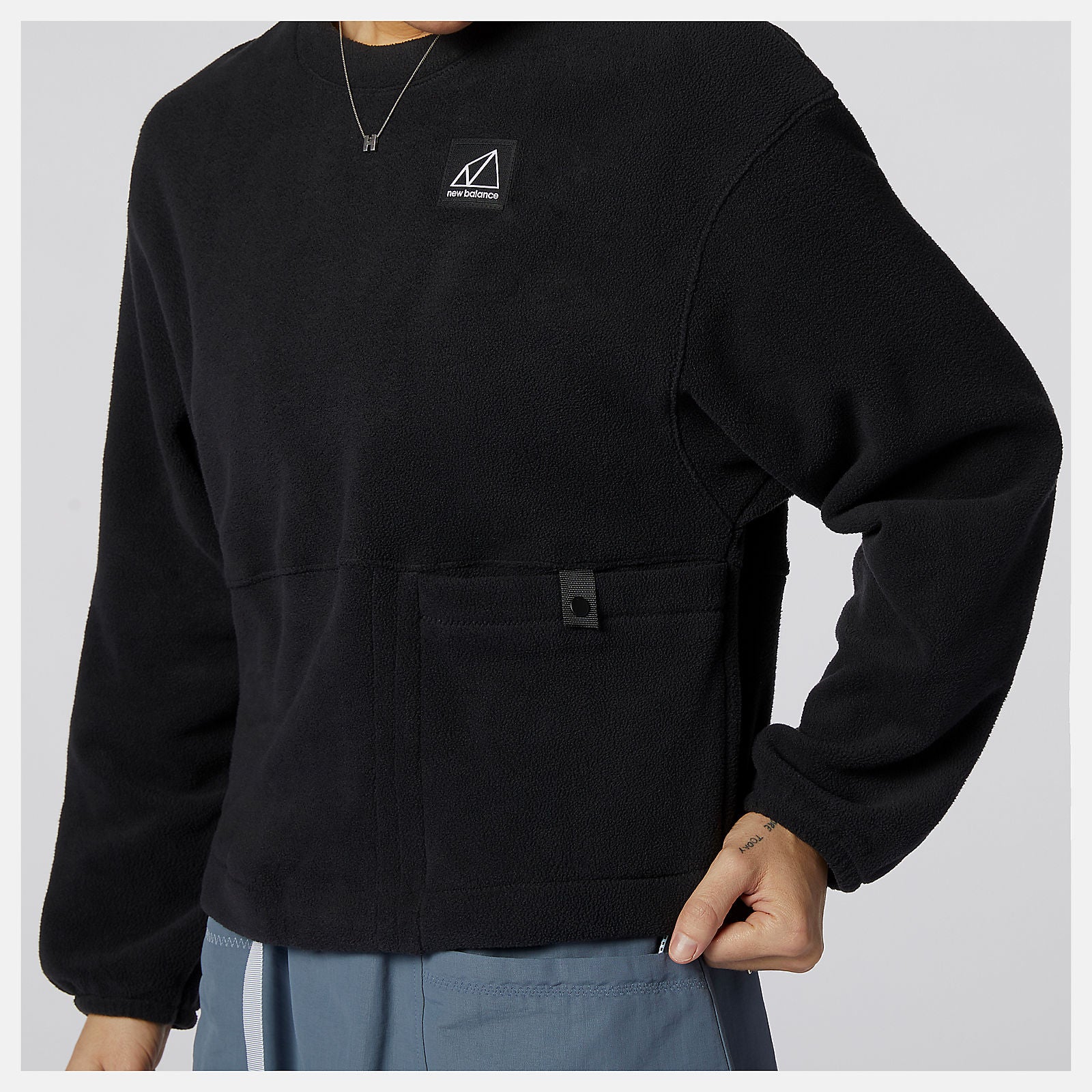 Black NB All Terrain Pocket Crew Fleece | New Balance Clothing